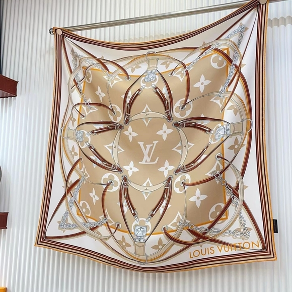 Louis Vuitton Scarf - Picture 2 of 4